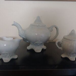 Elegant Cream Ceramic Tea Set